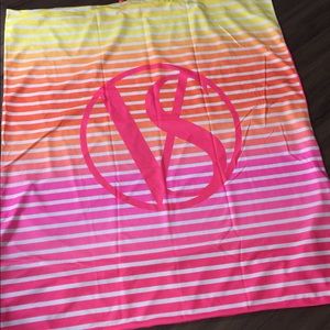 Victoria’s Secret sunbathing blanket